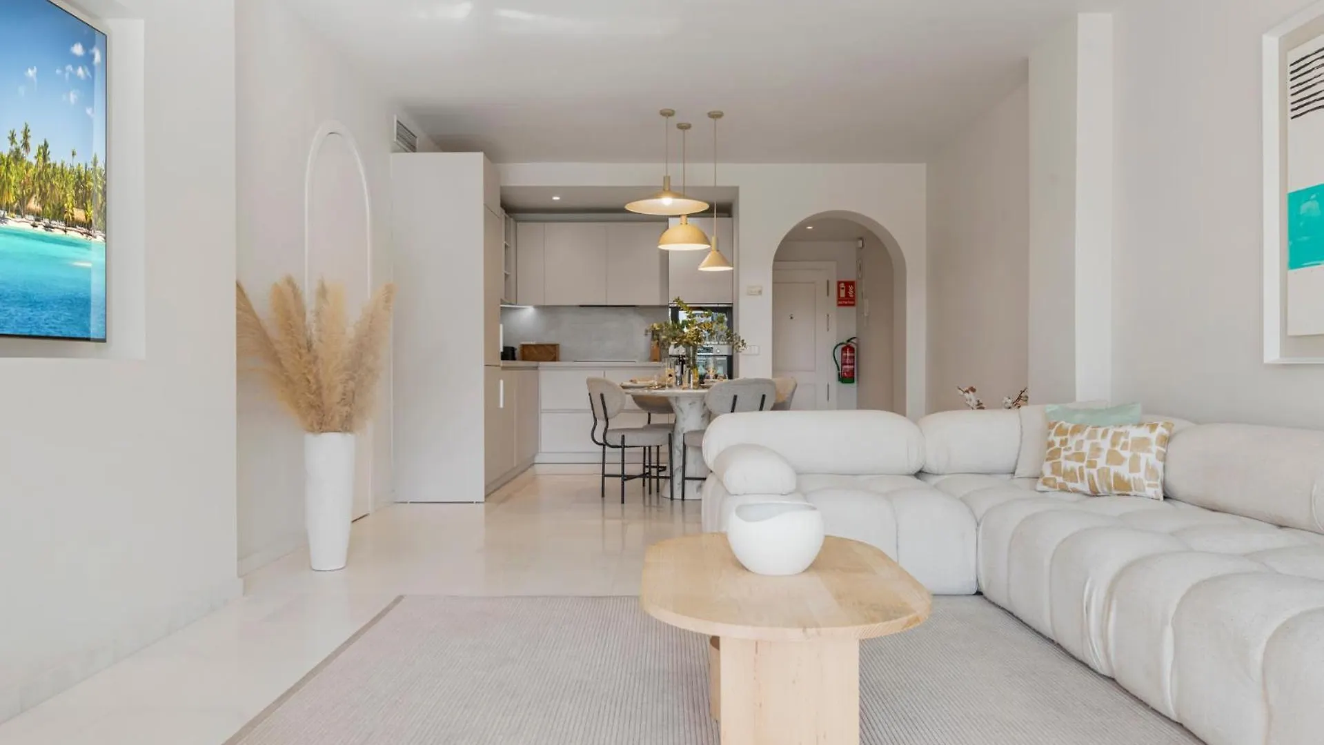 3 Dormitorios En Las Gaviotas Ref G1 209 ماربيا شقة